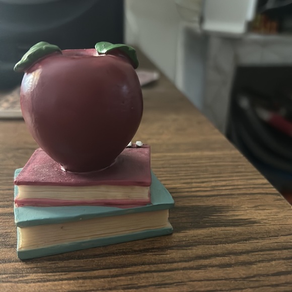 Teacher desk accent - Picture 3 of 5